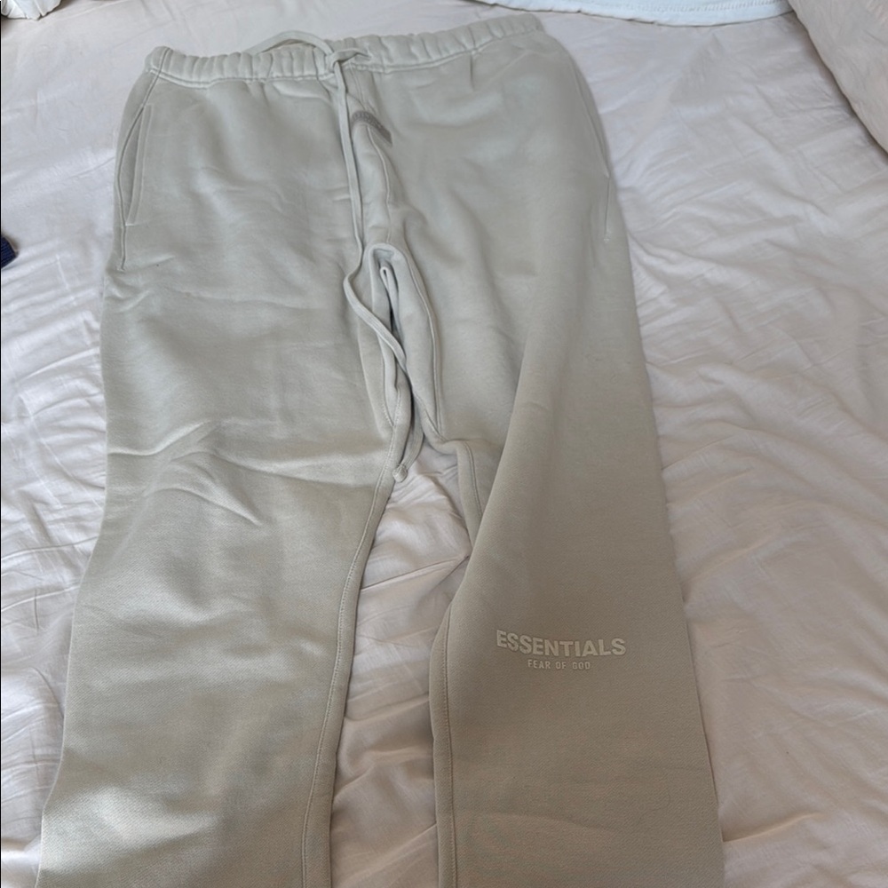 Men's Essentials cream Pants